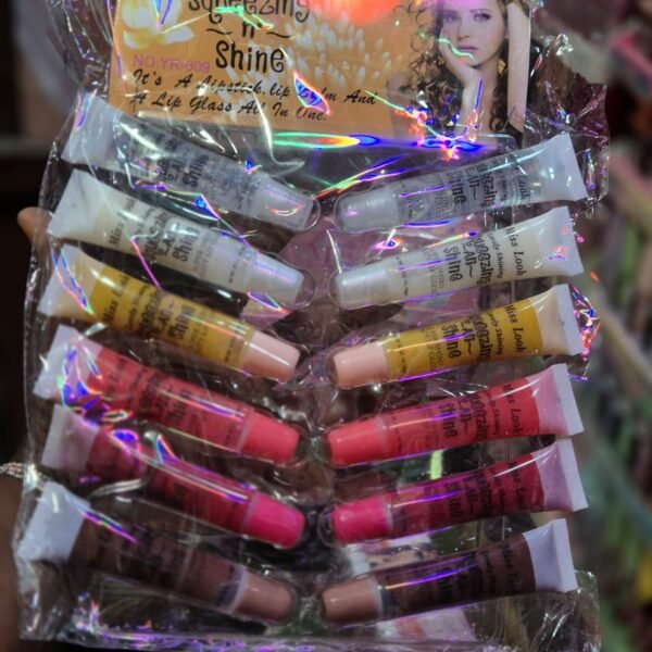 Miss Look (Squeezing N shine)